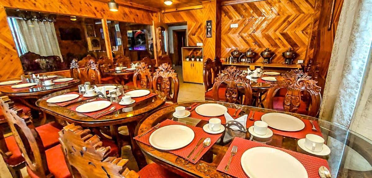 The Red Apple Manali Manāli Exterior foto