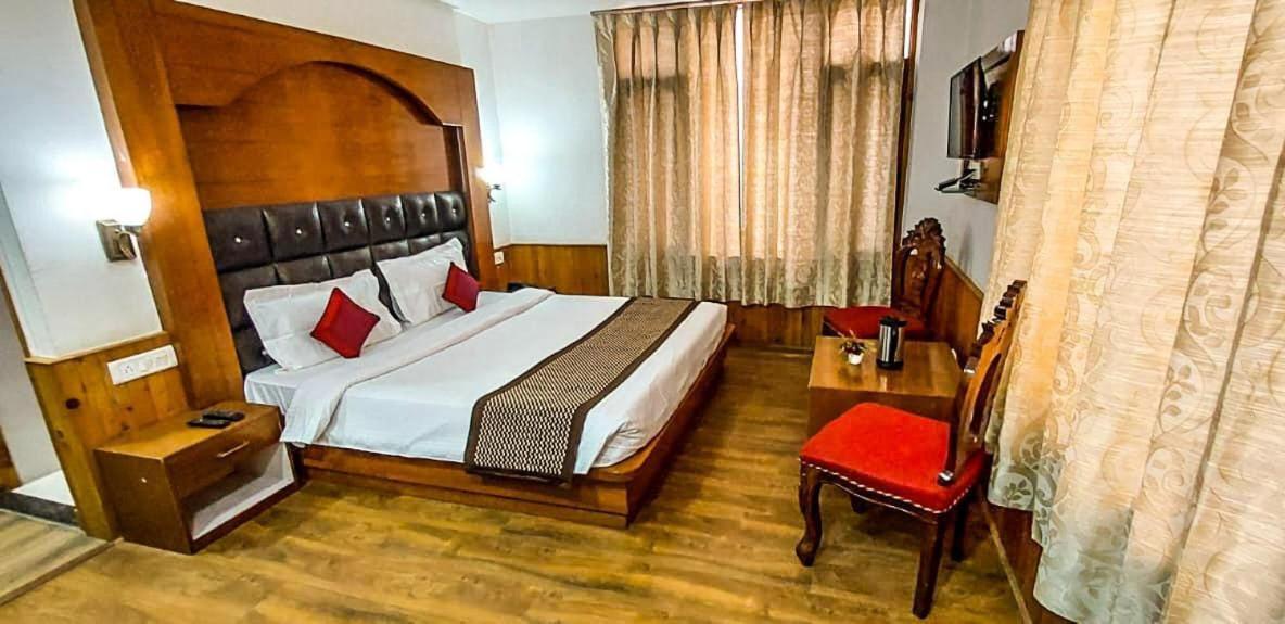 The Red Apple Manali Manāli Exterior foto